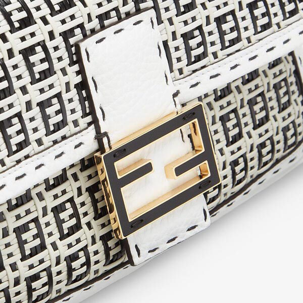 フェンディ*新作*FFモチーフ バゲット レザーブレード バッグ 8BR600AF2YF1DUH